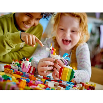 Đồ Chơi Lắp Ráp Bộ Gạch Sáng Tạo Cầu Vồng LEGO CLASSIC 11029