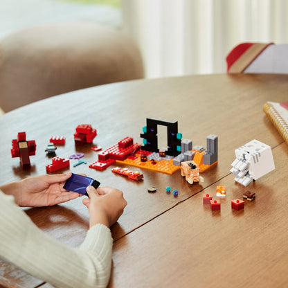 Đồ chơi lắp ráp Cuộc phục kích cổng địa ngục Nether LEGO MINECRAFT 21255