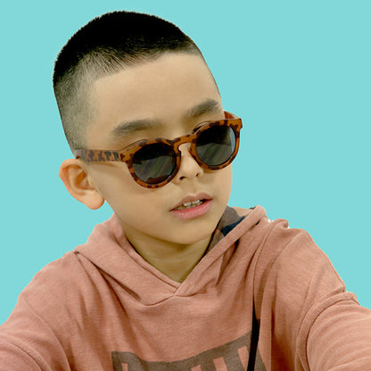 Kính mát phong cách Tortoise 3+ REALSHADES 2CHICHE