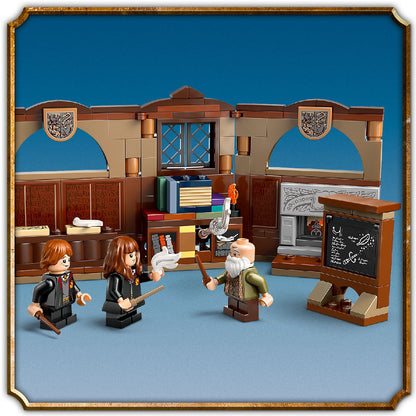 Đồ Chơi Lắp Ráp Lâu Đài Hogwarts: Lớp Học Bùa Chú LEGO HARRY POTTER 76442